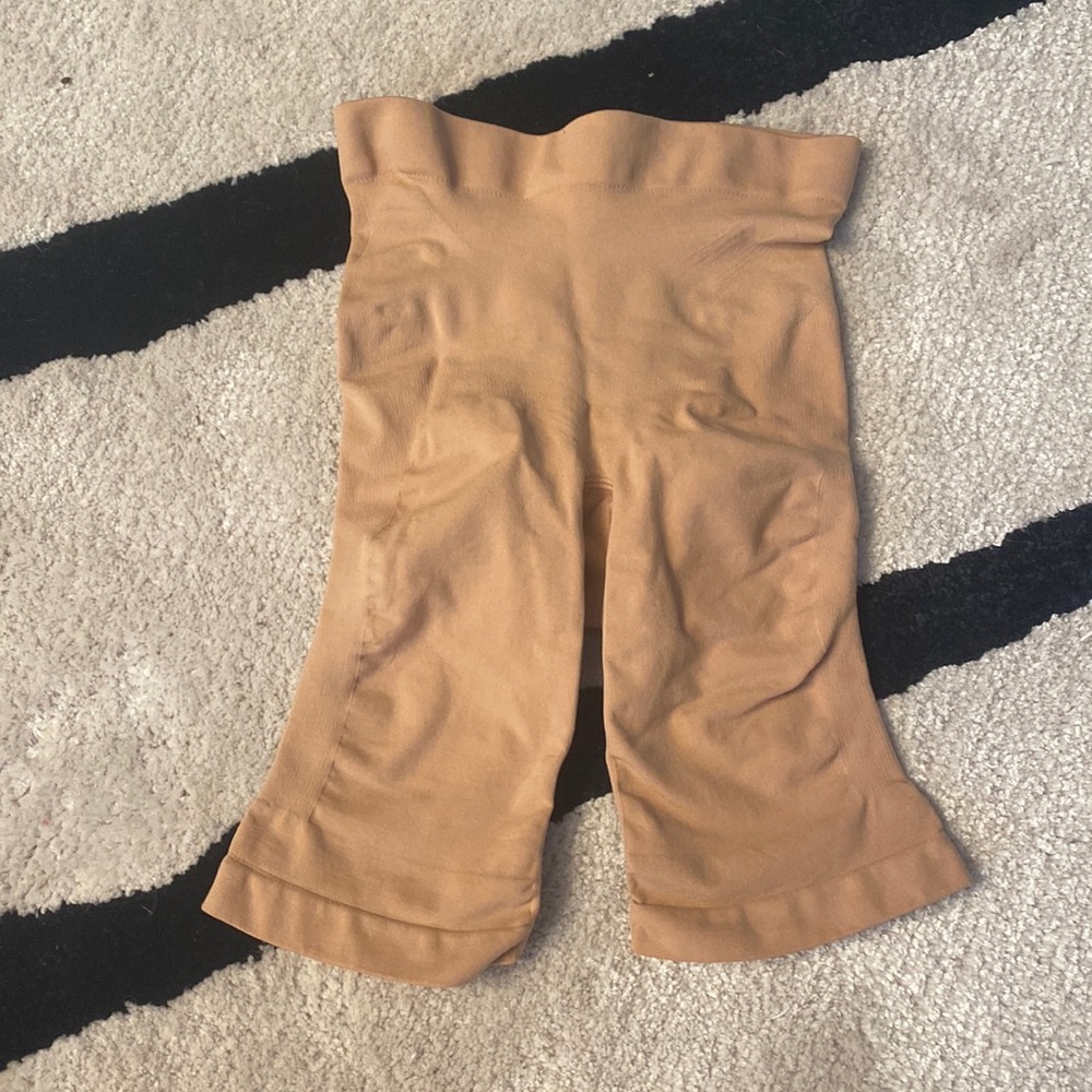 NWOT! Skims Sculpting Short